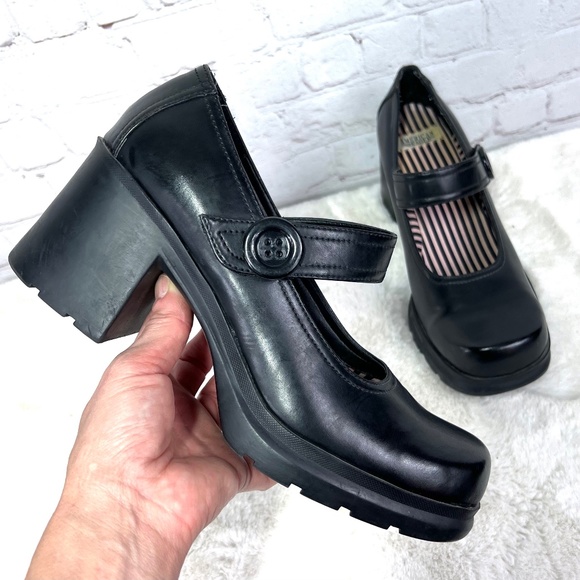 American Eagle Outfitters Shoes - VINTAGE |•AMERICAN EAGLE•| DARLING Black Chunk Heel 'Hansen' Mary Janes